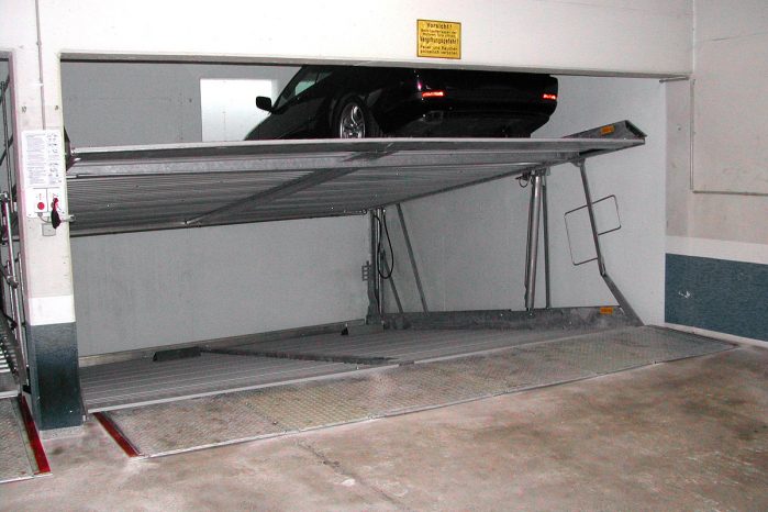 Парковка с приямком для гаража