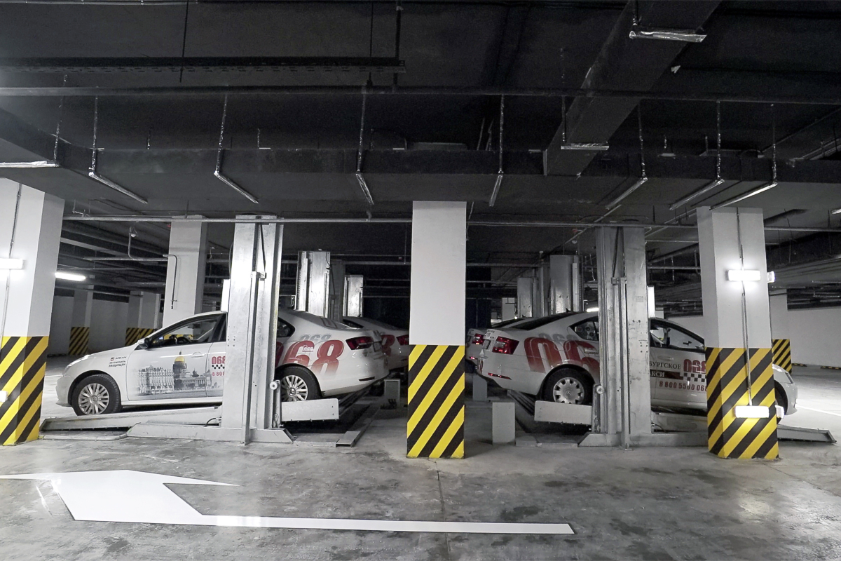 Парковочные подъёмники SanPark в Подземный паркинг ЖК Автомобильные подъёмники в ЖК Автомобили на парковочных подъёмниках в ЖК "Нева-Нева"