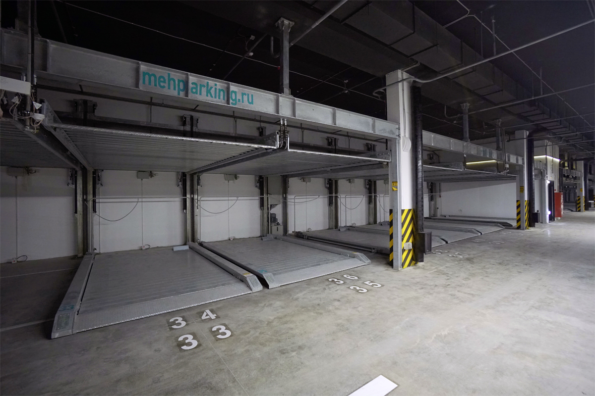 Парковочное оборудование в подземном паркинге готово к работе
