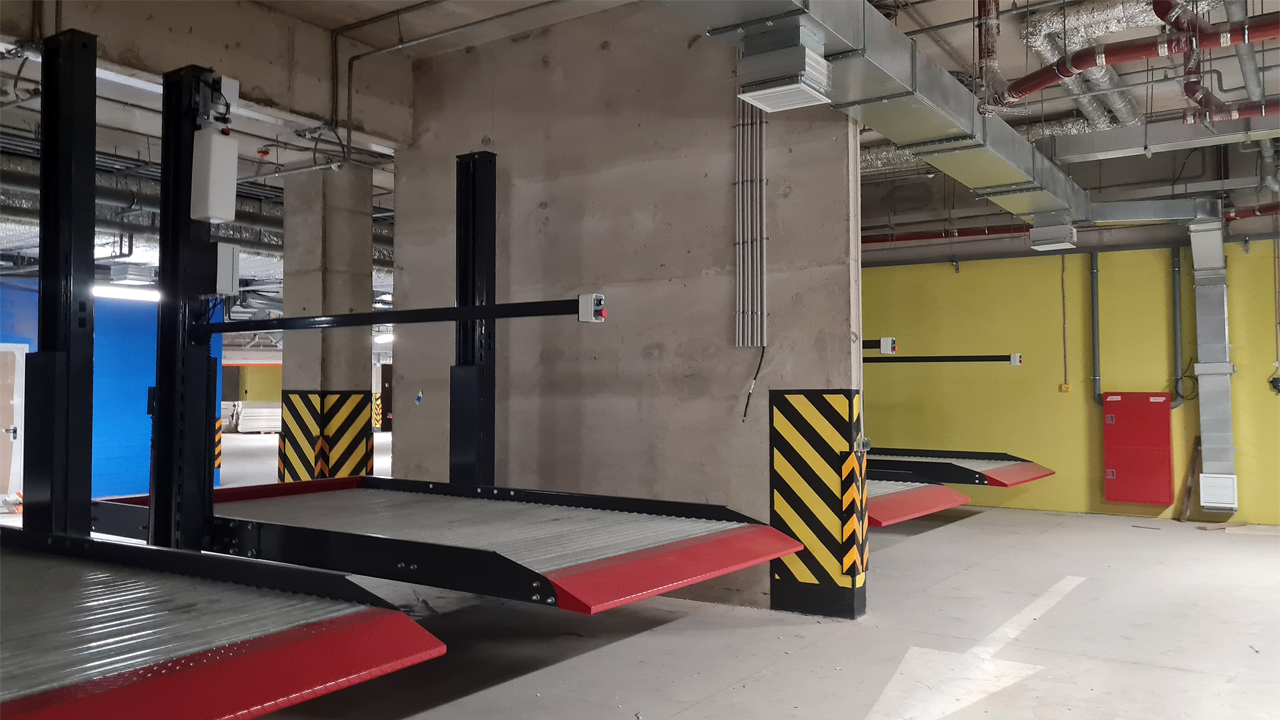 Парковочные подъёмники в подземном паркинге жилого комплекса «Riviere Noire»