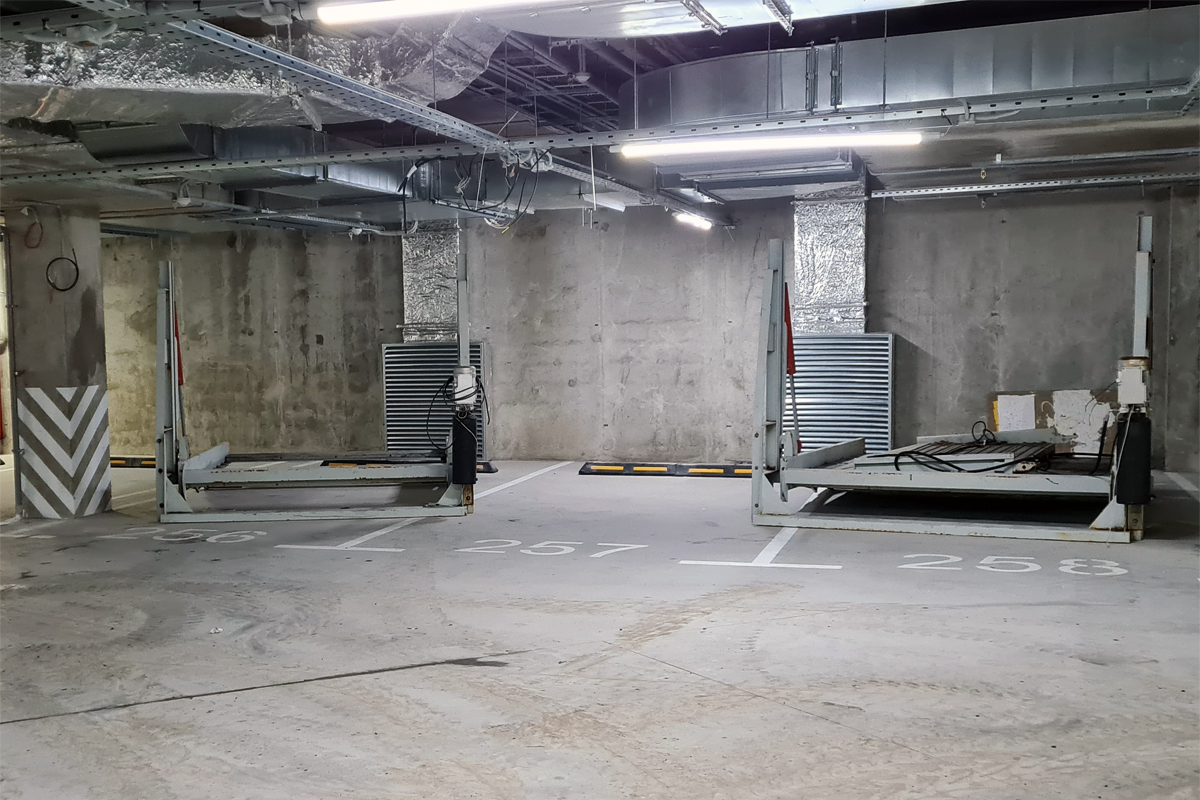 Монтаж парковочных подъёмников в подземном паркинге ЖК "Ренессанс"